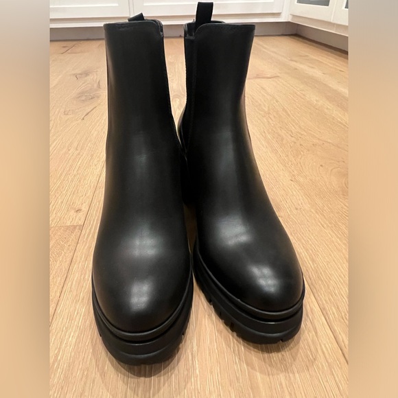 Prada heeled combat boots - size 40 - Picture 4 of 5